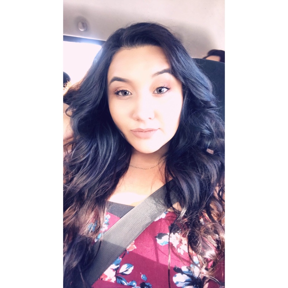 Meet your Posher, Danielle